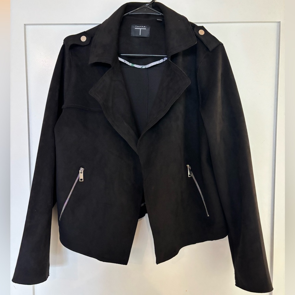 NWOT T Tahari Vegan Leather Suede Jacket with Blue Floral Piping
